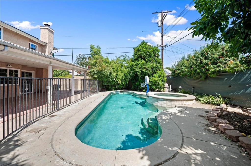 22606 Archwood Street, West Hills, CA 91307