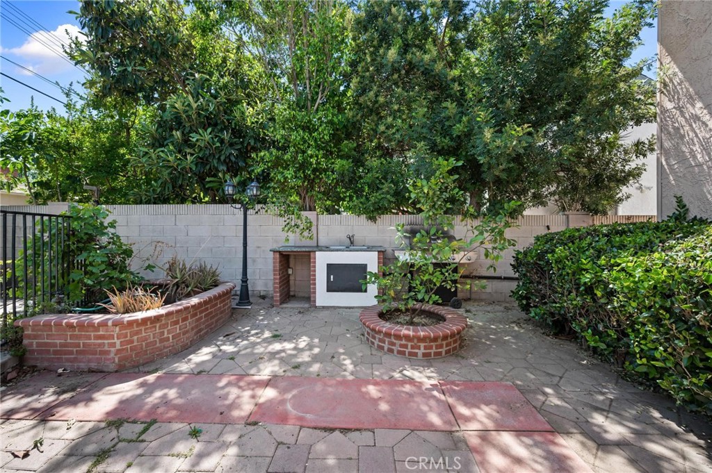 22606 Archwood Street, West Hills, CA 91307