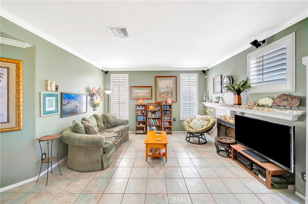 42025 Allan Drive, Lancaster, CA 93536