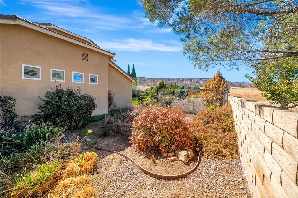 42025 Allan Drive, Lancaster, CA 93536