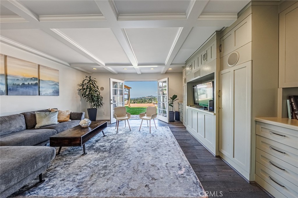 4534 Totana Drive, Tarzana, CA 91356