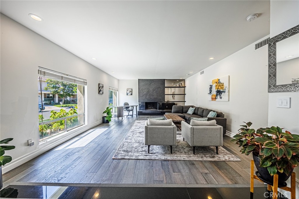 4534 Totana Drive, Tarzana, CA 91356