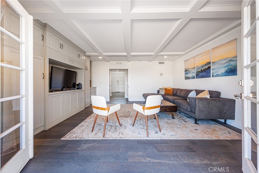 4534 Totana Drive, Tarzana, CA 91356