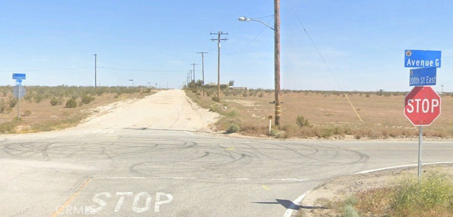 Road to lot: 200th St E from Ave G Road to lot: 200th St E from Ave G