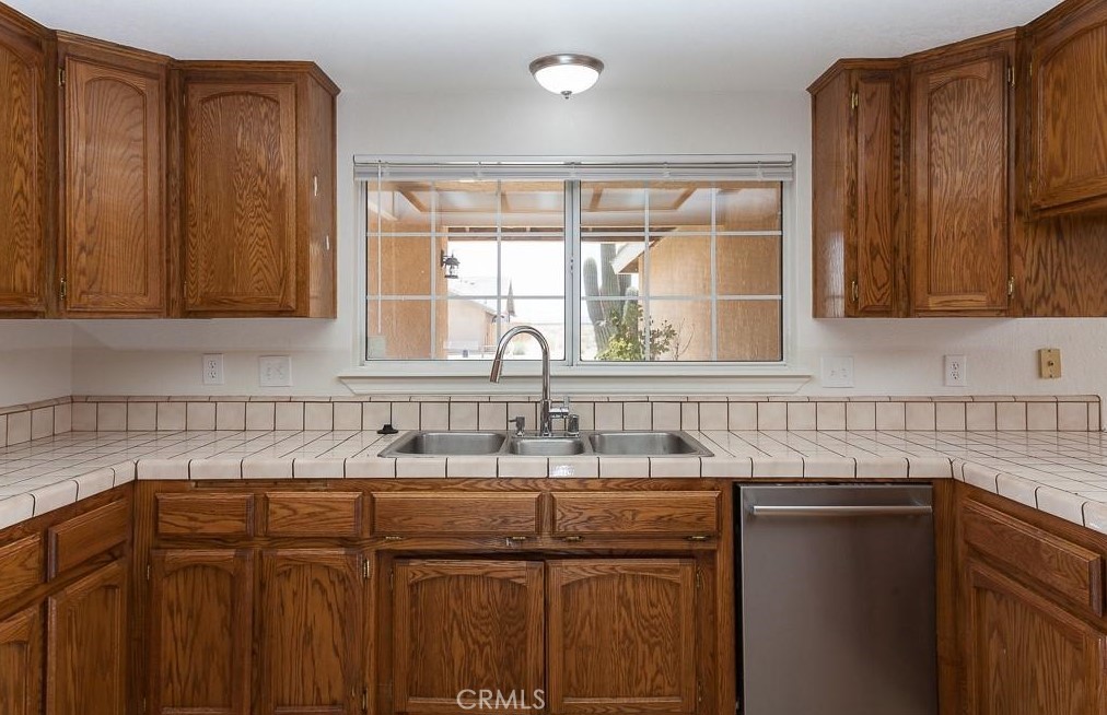 7173 Dogwood Avenue, California City, CA 93505