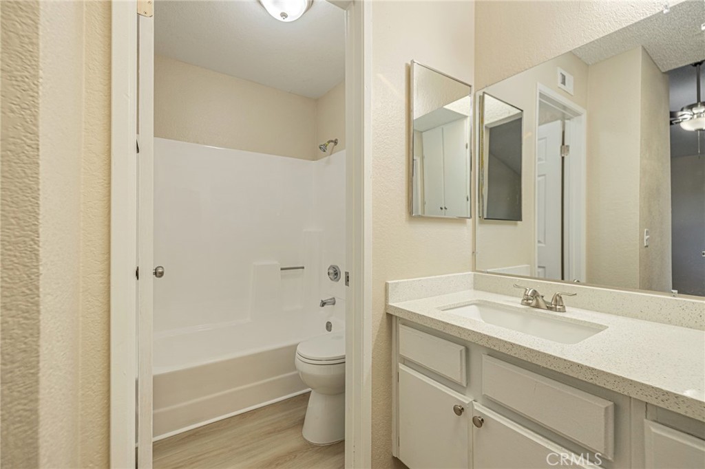 663 E Kettering, Lancaster, CA 93535