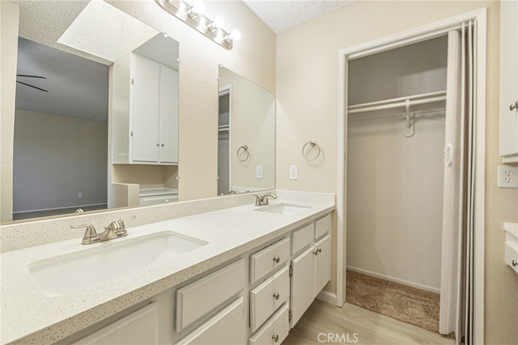 663 E Kettering, Lancaster, CA 93535