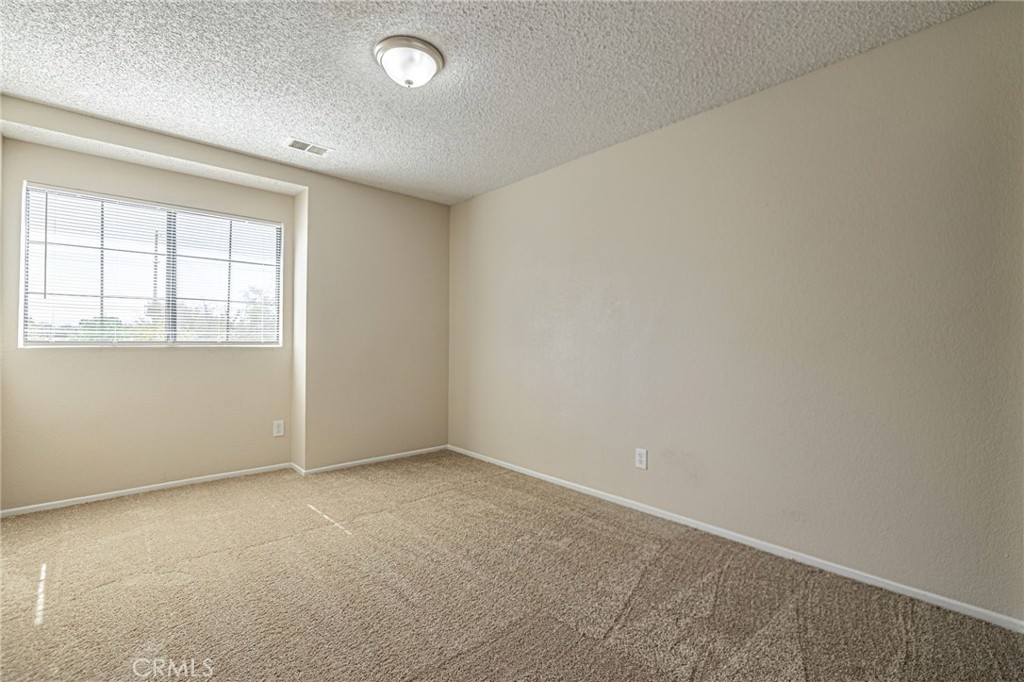 663 E Kettering, Lancaster, CA 93535