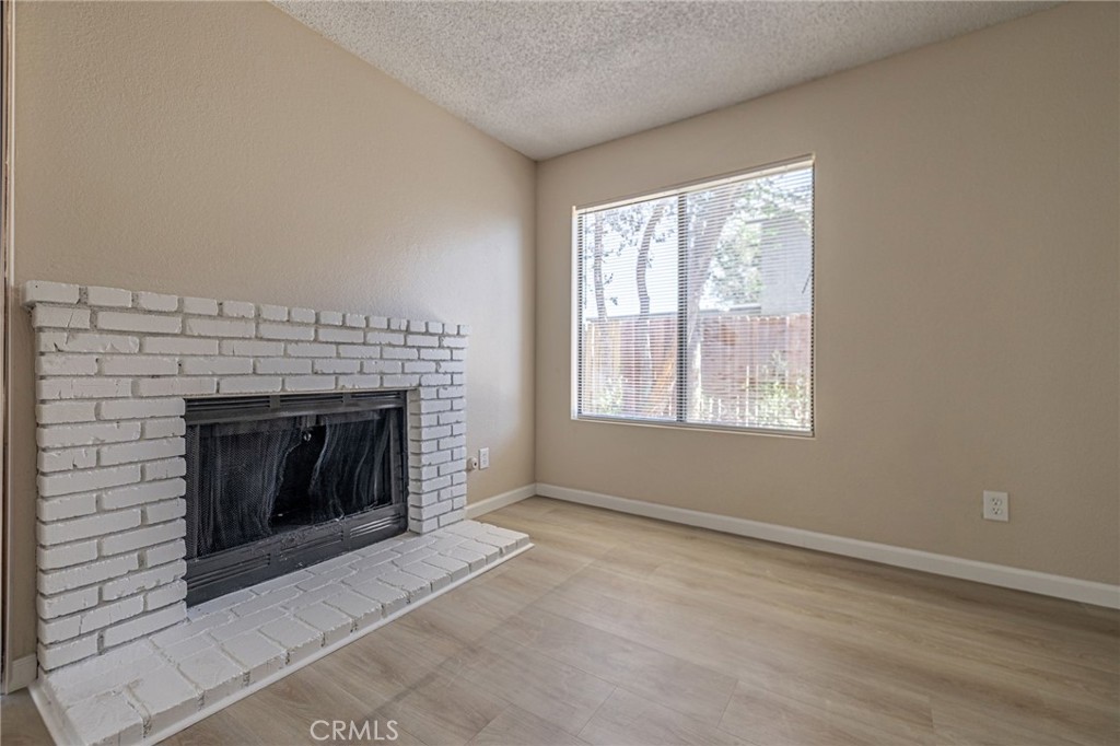 663 E Kettering, Lancaster, CA 93535