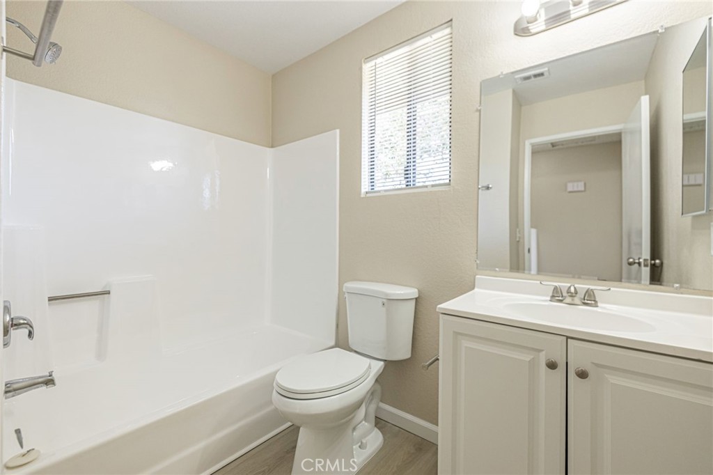 663 E Kettering, Lancaster, CA 93535
