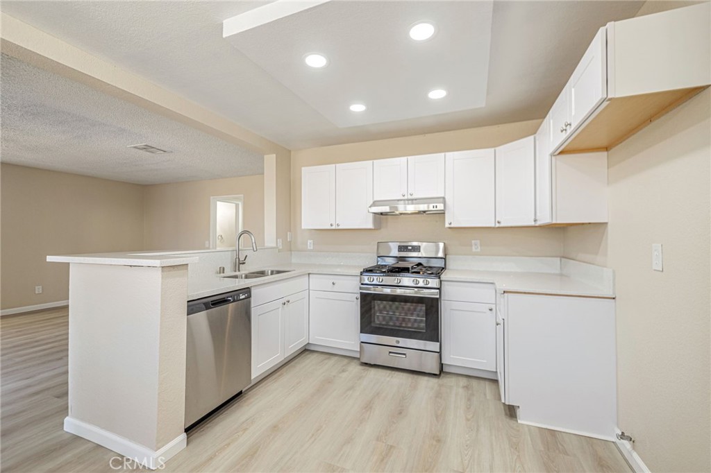 663 E Kettering, Lancaster, CA 93535
