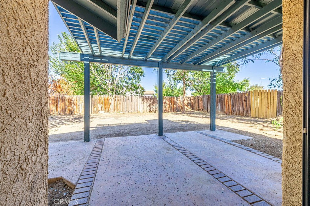 663 E Kettering, Lancaster, CA 93535