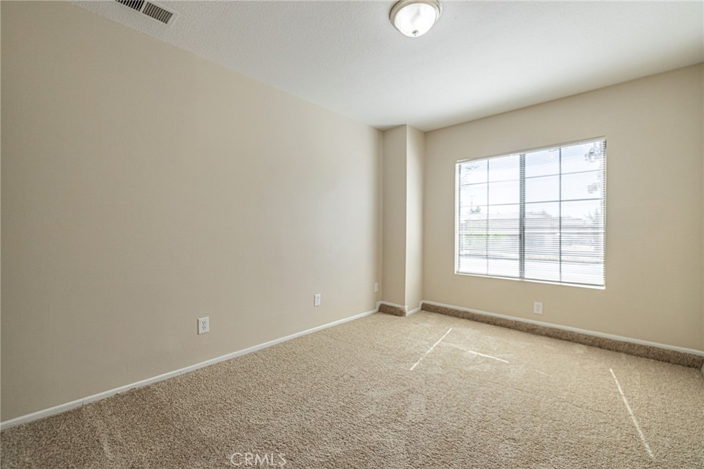 663 E Kettering, Lancaster, CA 93535
