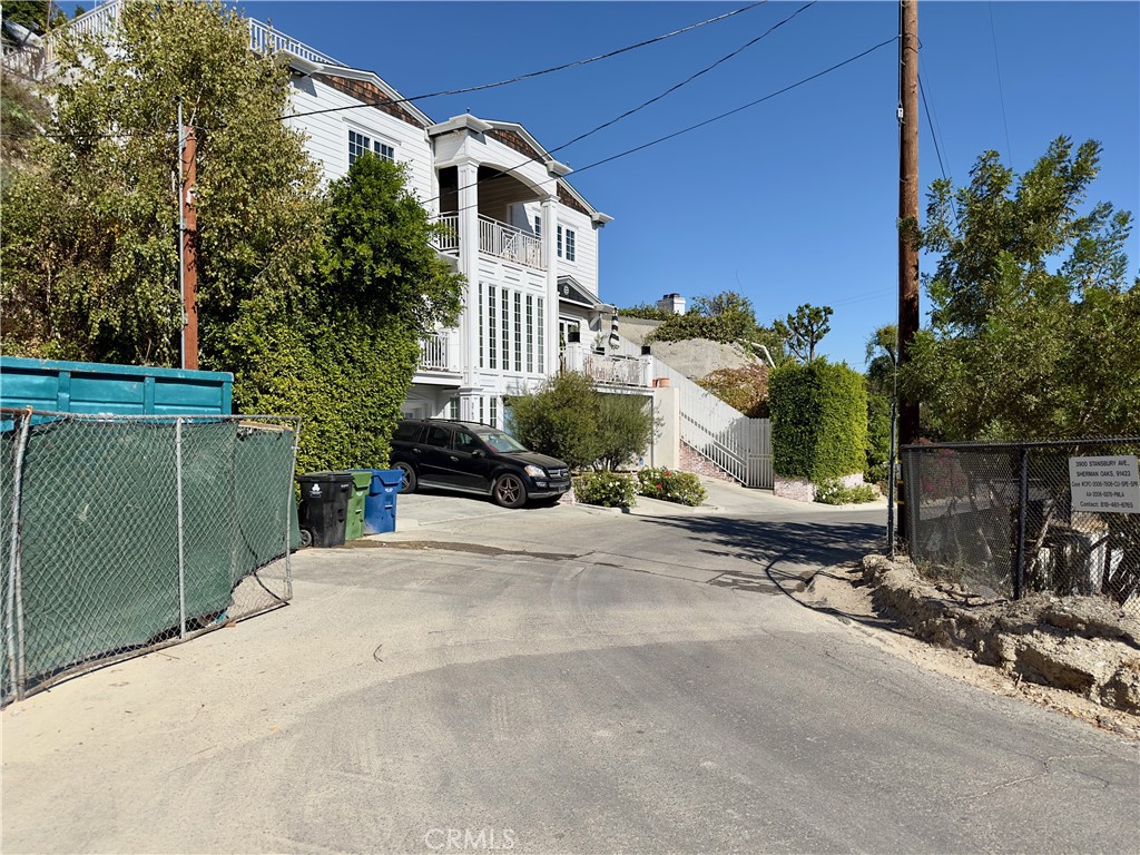 3747 Camino De La Cumbre, Sherman Oaks, CA 91423
