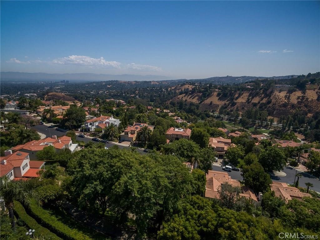 24142 Park Riviera, Calabasas, CA 91302