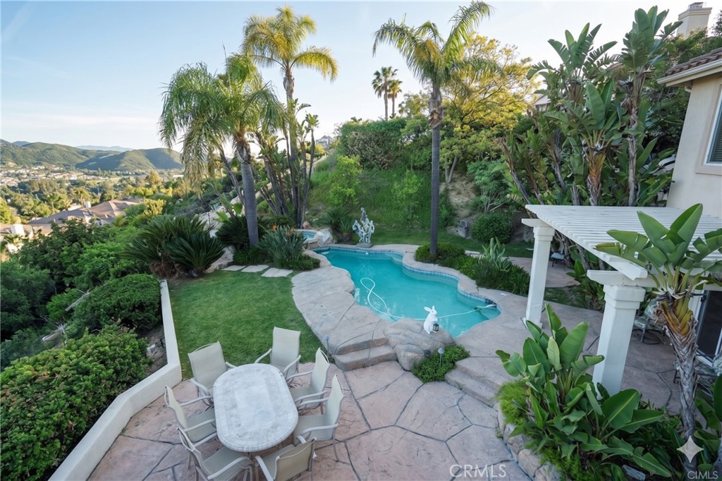 24142 Park Riviera, Calabasas, CA 91302