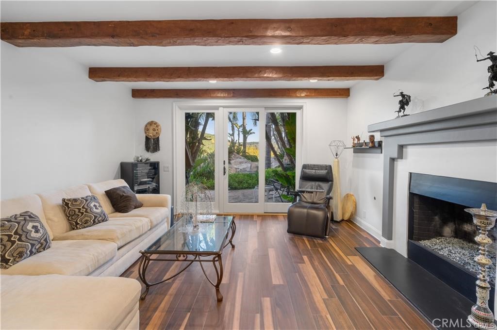 24142 Park Riviera, Calabasas, CA 91302