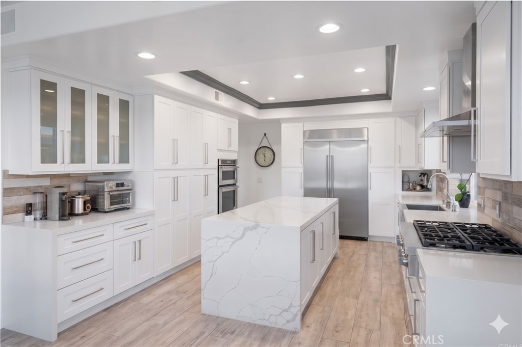 24142 Park Riviera, Calabasas, CA 91302