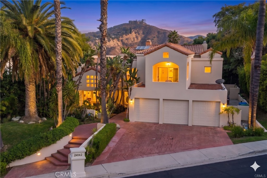 24142 Park Riviera, Calabasas, CA 91302