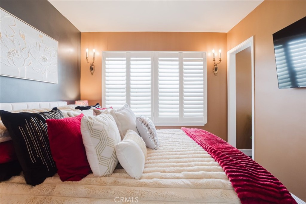 2036 W 95th Street, Los Angeles, CA 90047