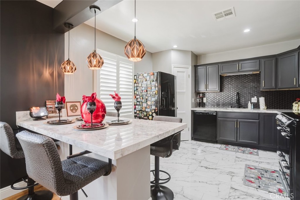 2036 W 95th Street, Los Angeles, CA 90047
