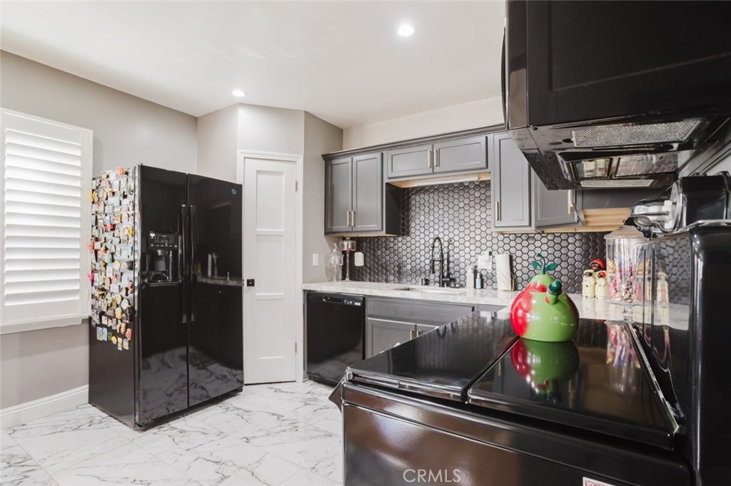 2036 W 95th Street, Los Angeles, CA 90047