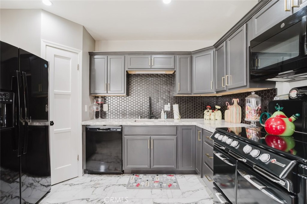 2036 W 95th Street, Los Angeles, CA 90047