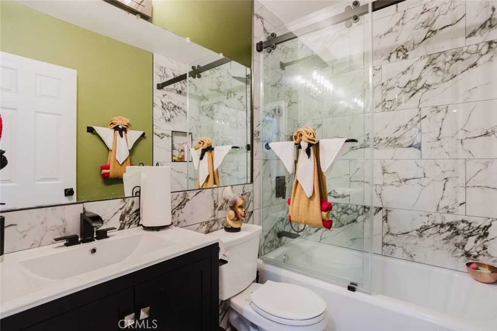 2036 W 95th Street, Los Angeles, CA 90047