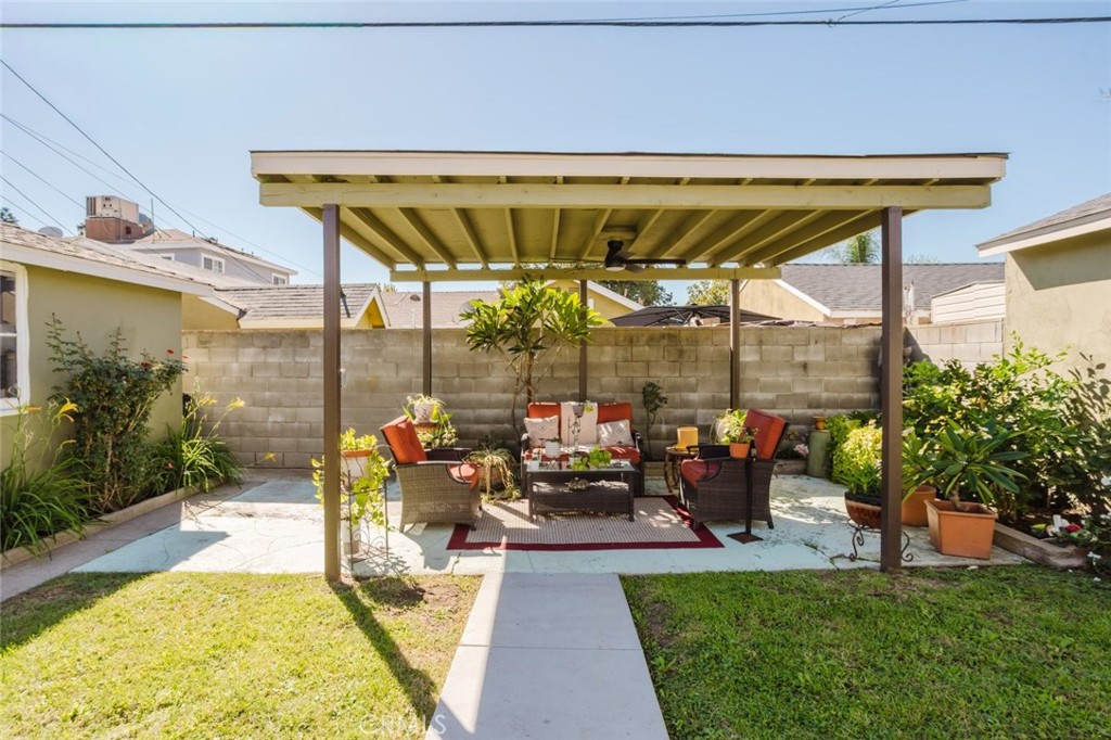 2036 W 95th Street, Los Angeles, CA 90047