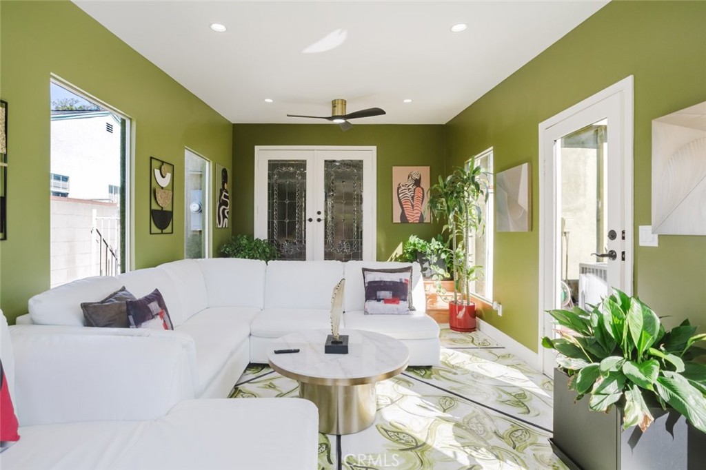 2036 W 95th Street, Los Angeles, CA 90047
