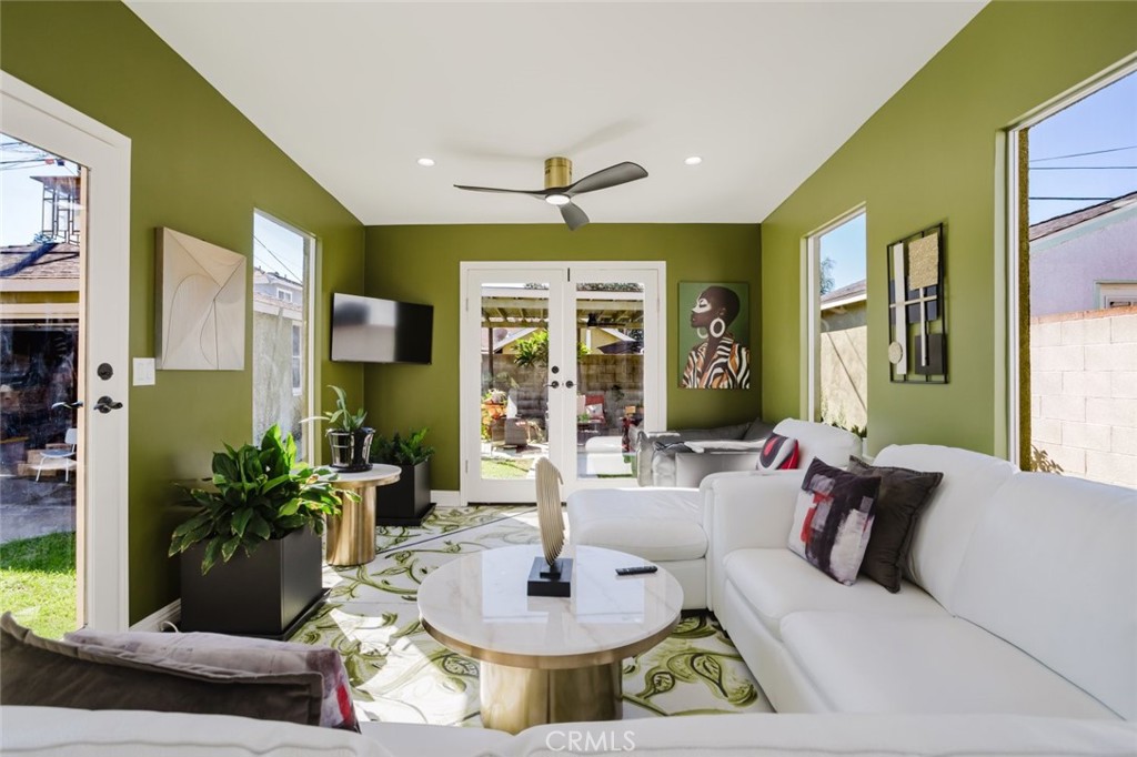 2036 W 95th Street, Los Angeles, CA 90047