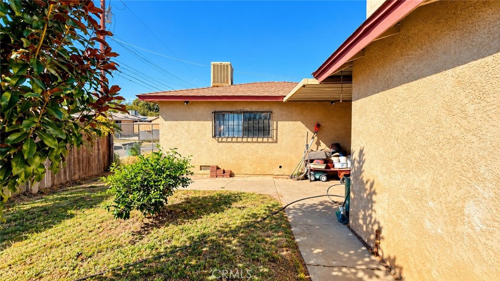 909 Meredith, Bakersfield, CA 93304