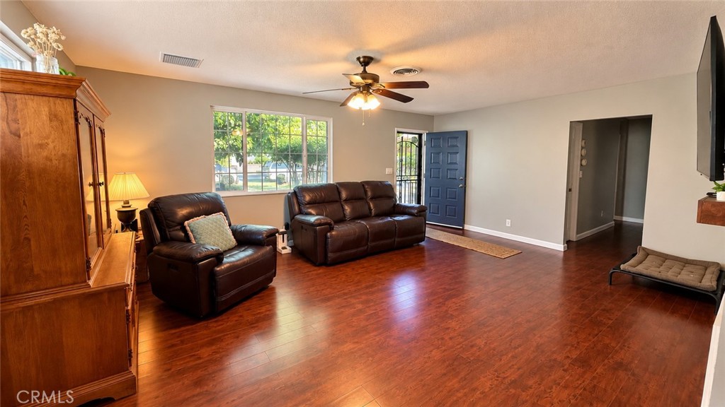 909 Meredith, Bakersfield, CA 93304