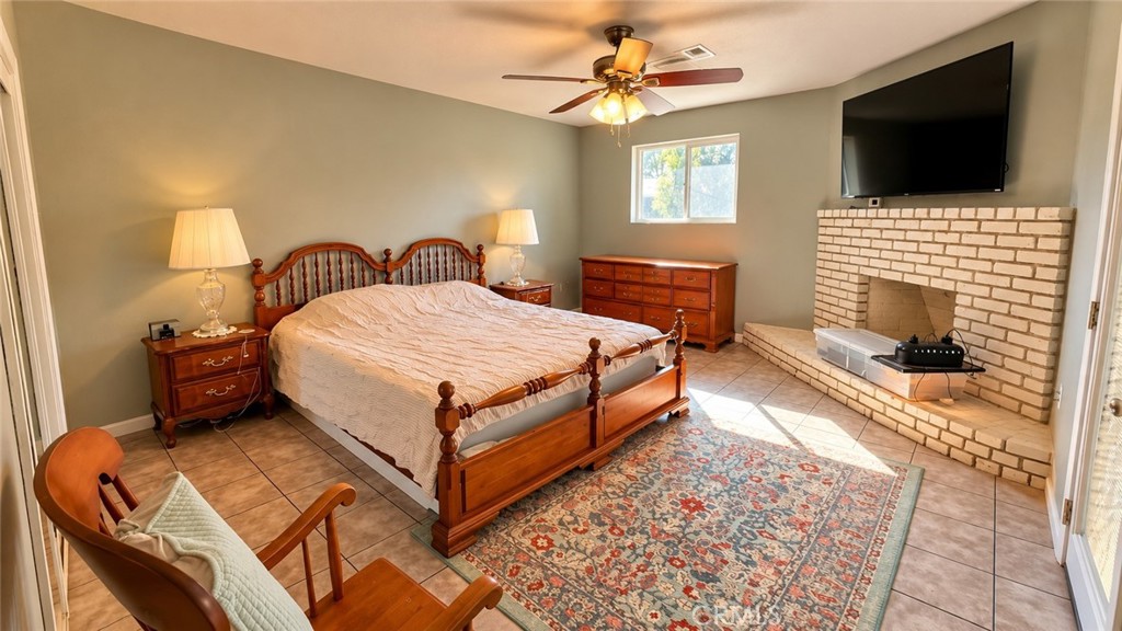 909 Meredith, Bakersfield, CA 93304