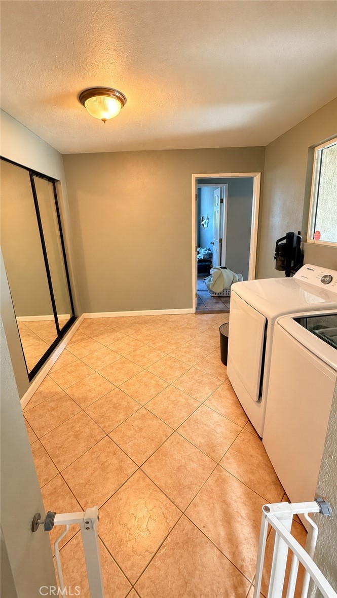 909 Meredith, Bakersfield, CA 93304