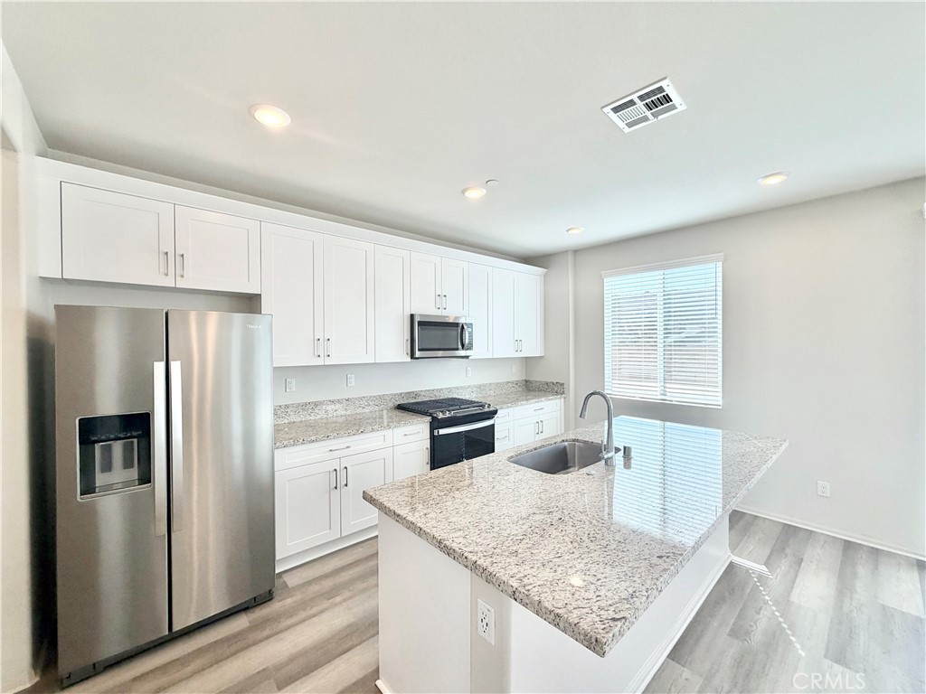 31799 Woodbank Way, Winchester, CA 92596