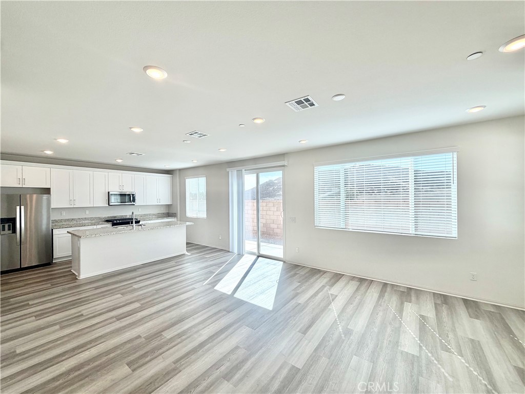 31799 Woodbank Way, Winchester, CA 92596