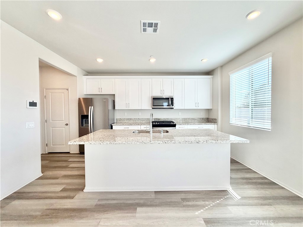 31799 Woodbank Way, Winchester, CA 92596