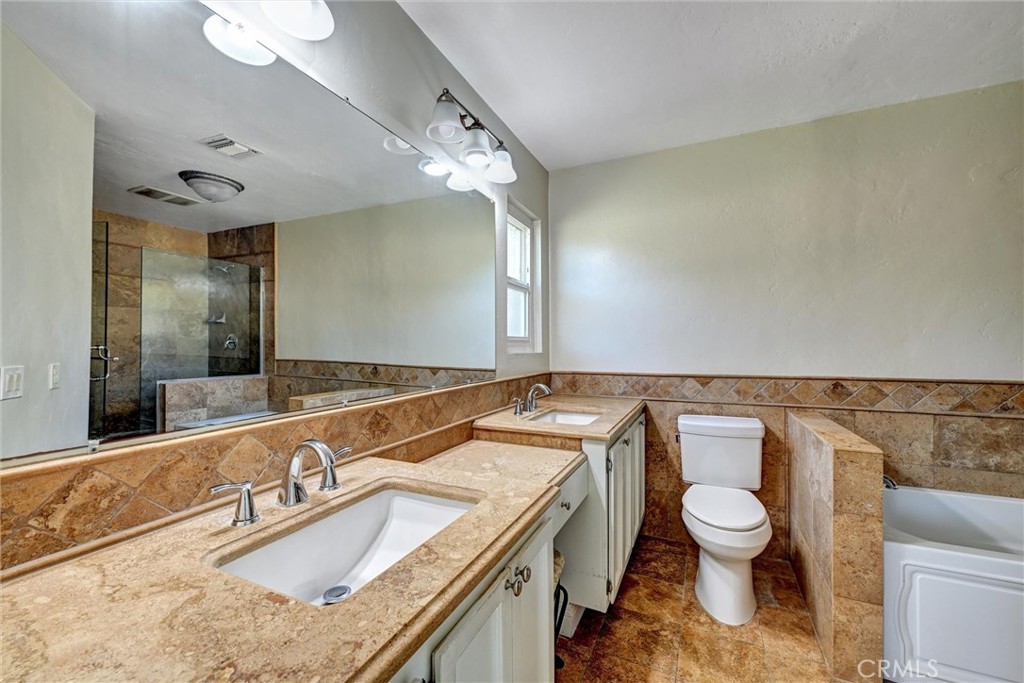 2082 Valley Lake Drive, El Cajon, CA 92020