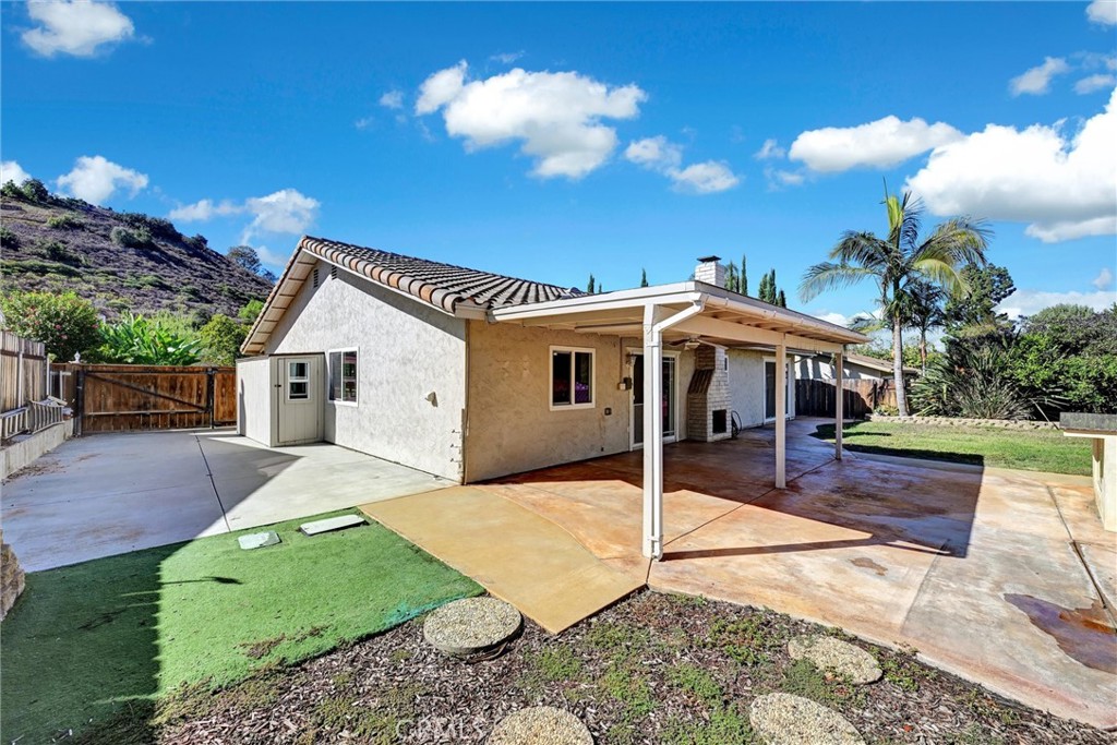 2082 Valley Lake Drive, El Cajon, CA 92020