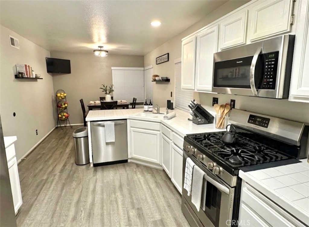518 Lassa Way, Perris, CA 92571