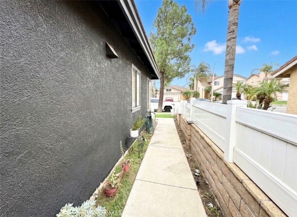 518 Lassa Way, Perris, CA 92571