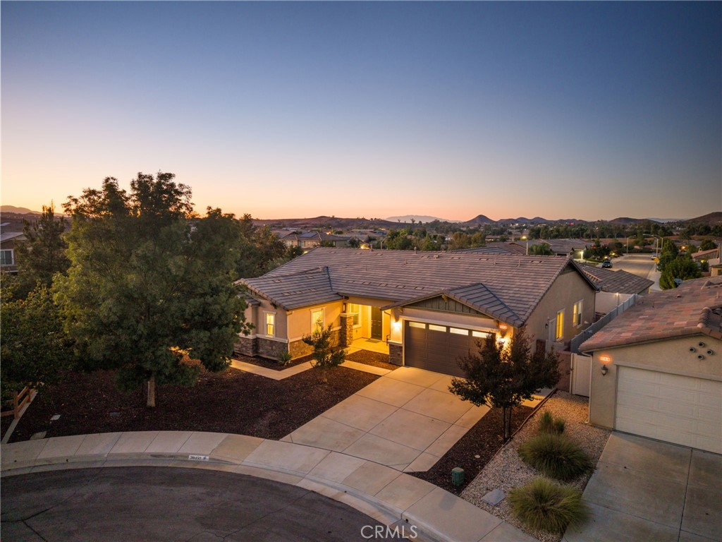 30452 Full Moon Court, Murrieta, CA 92563