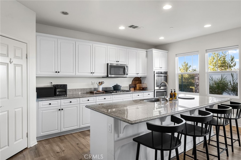 30452 Full Moon Court, Murrieta, CA 92563
