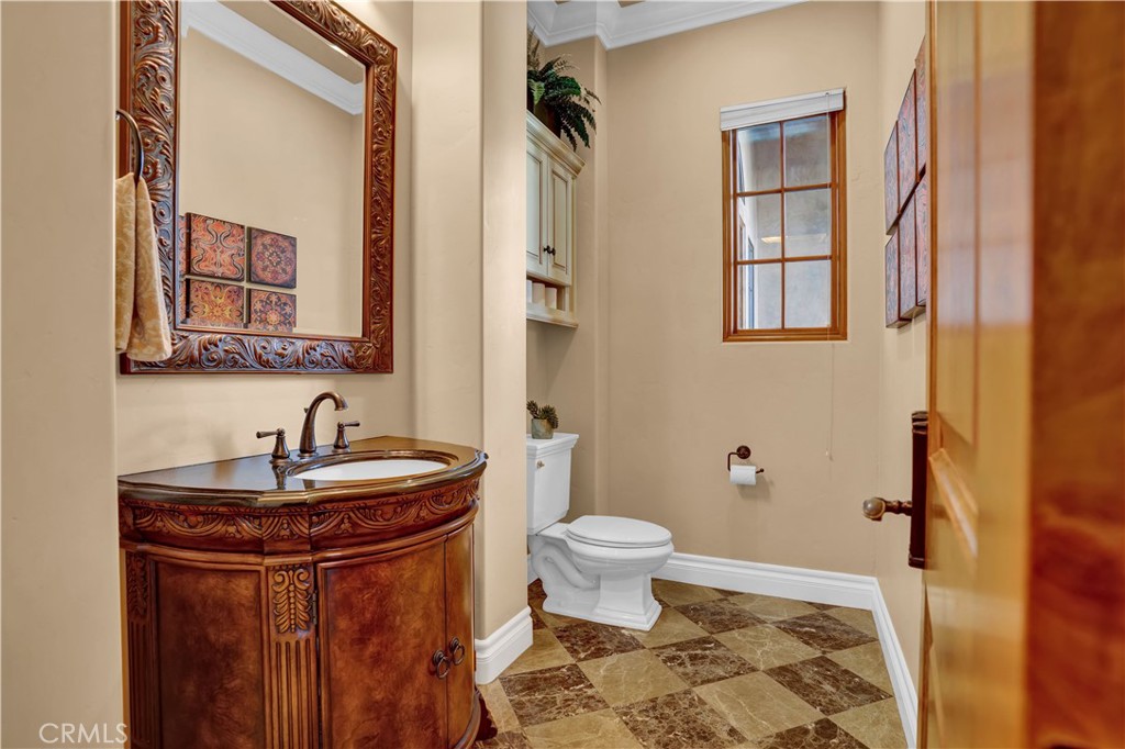 41945 Calle Contento, Temecula, CA 92592