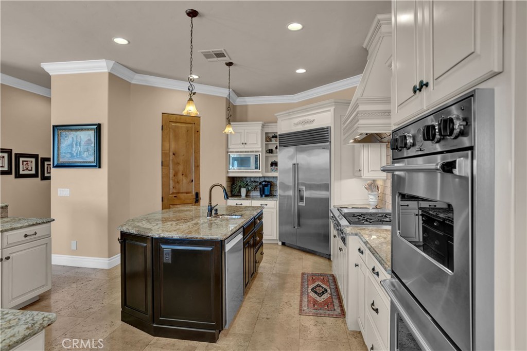 41945 Calle Contento, Temecula, CA 92592