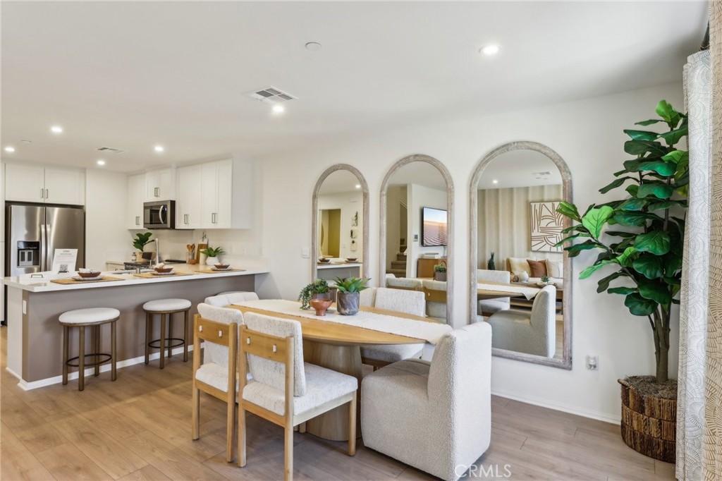 MODEL HOME