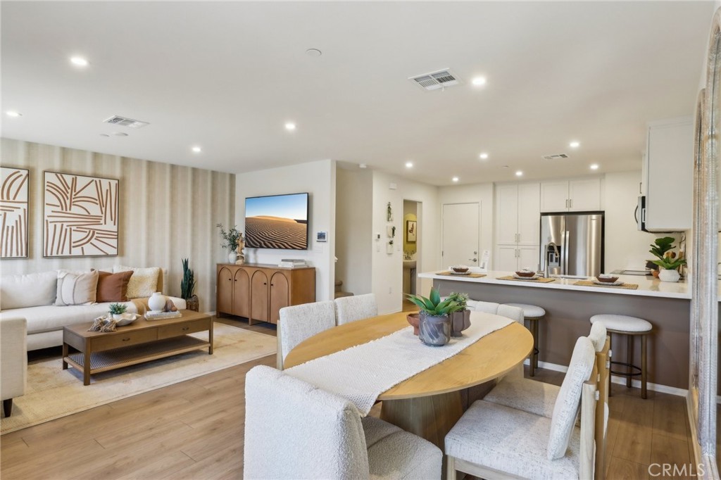 MODEL HOME