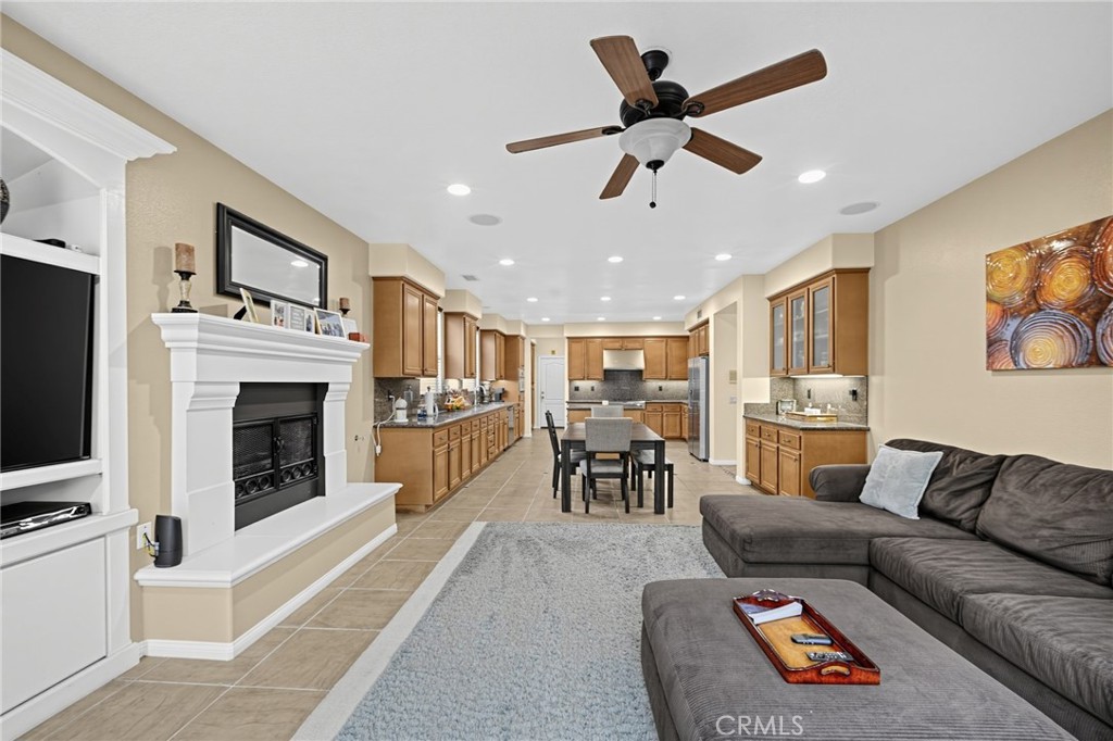 14099 Springwater, Corona, CA 92880 14099 Springwater, Corona, CA 92880