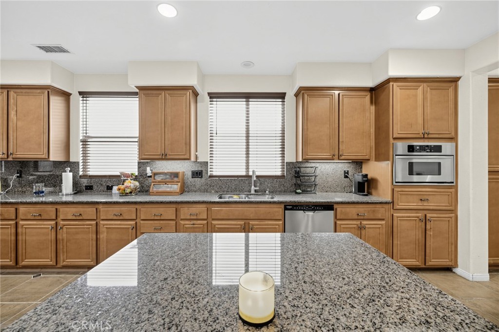 14099 Springwater, Corona, CA 92880 14099 Springwater, Corona, CA 92880
